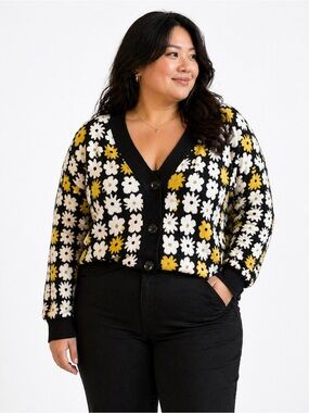 MADELINE & MONROE Floral Button-up Cardigan Sweater